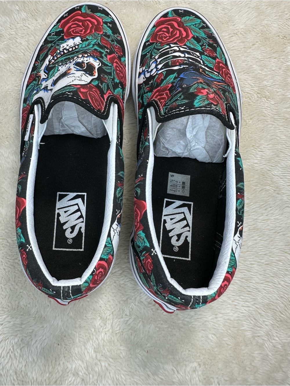 Vans Skull and Roses Print Classic Slip-On Shoes Size Mens 8 Women’s 9.5 - Picture 5 of 8